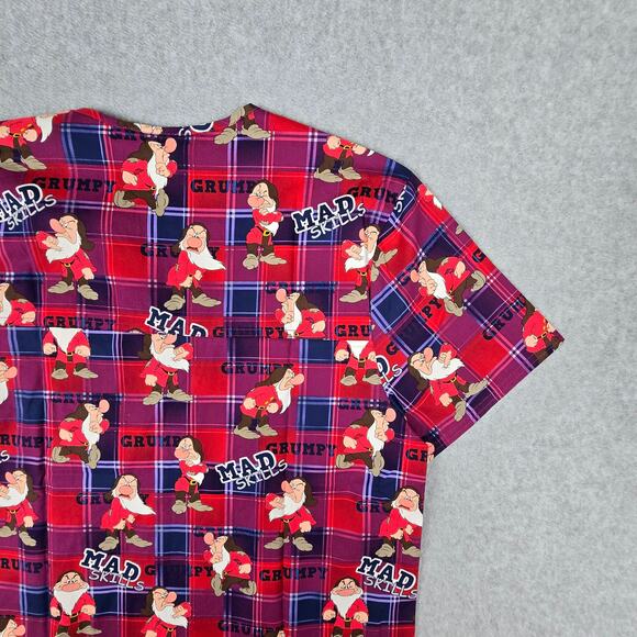 NWT Disney Mens Medium Grumpy Print 3-Pocket Scrub Top Tooniforms by Cherokee - Picture 15 of 16
